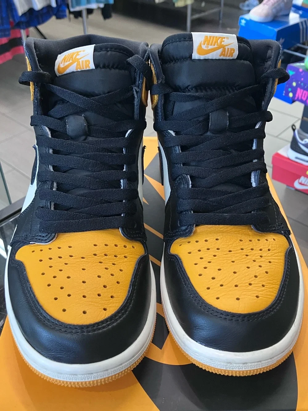 Air Jordan 1 Retro High Taxi Size 9